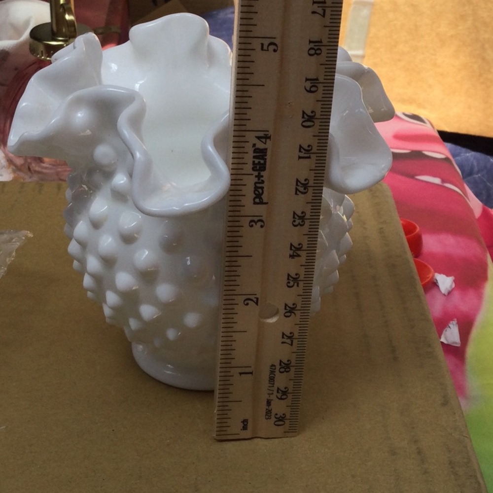 White Hobnail Ruffled Milk Glass Vase - Picture 4 of 6